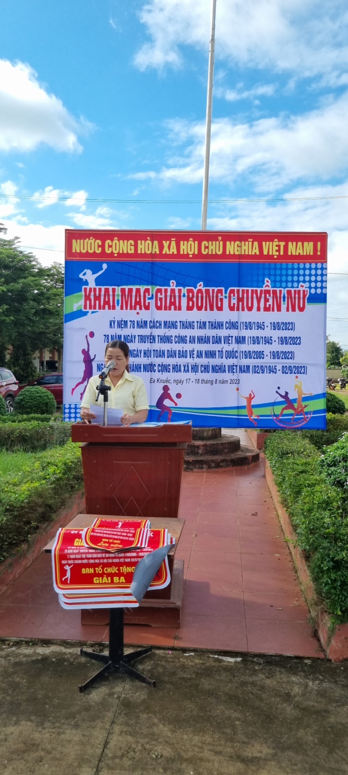 Xã Ea Knuếc tổ chức giải bóng chuyền Nữ chào mừng kỷ niệm 78 năm cách mạng tháng 8 thanh công ( 19/08/1945 – 19/08/2023 ) và Quốc khánh 2/9 (2/9/1945- 2/9/2022)